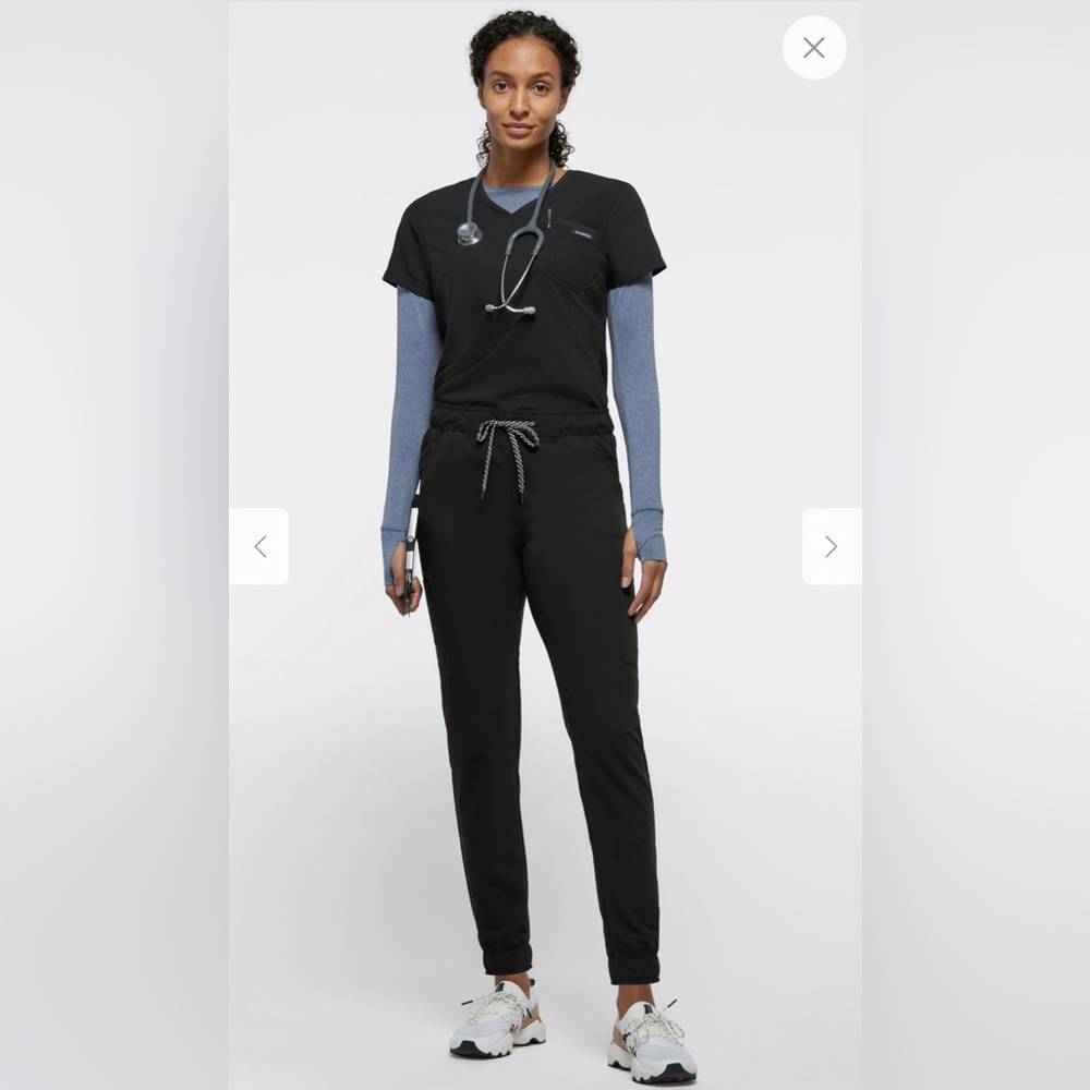NWT Women's Mesh-Enhanced Scrub Jogger